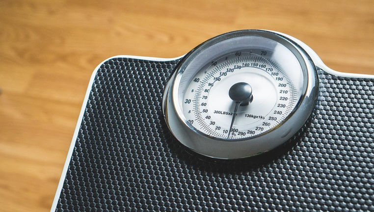 The scales can lie! Understand the reason your weight fluctuates